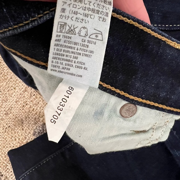 Low rise Abercrombie brand distressed, skinny jeans - Picture 11 of 11